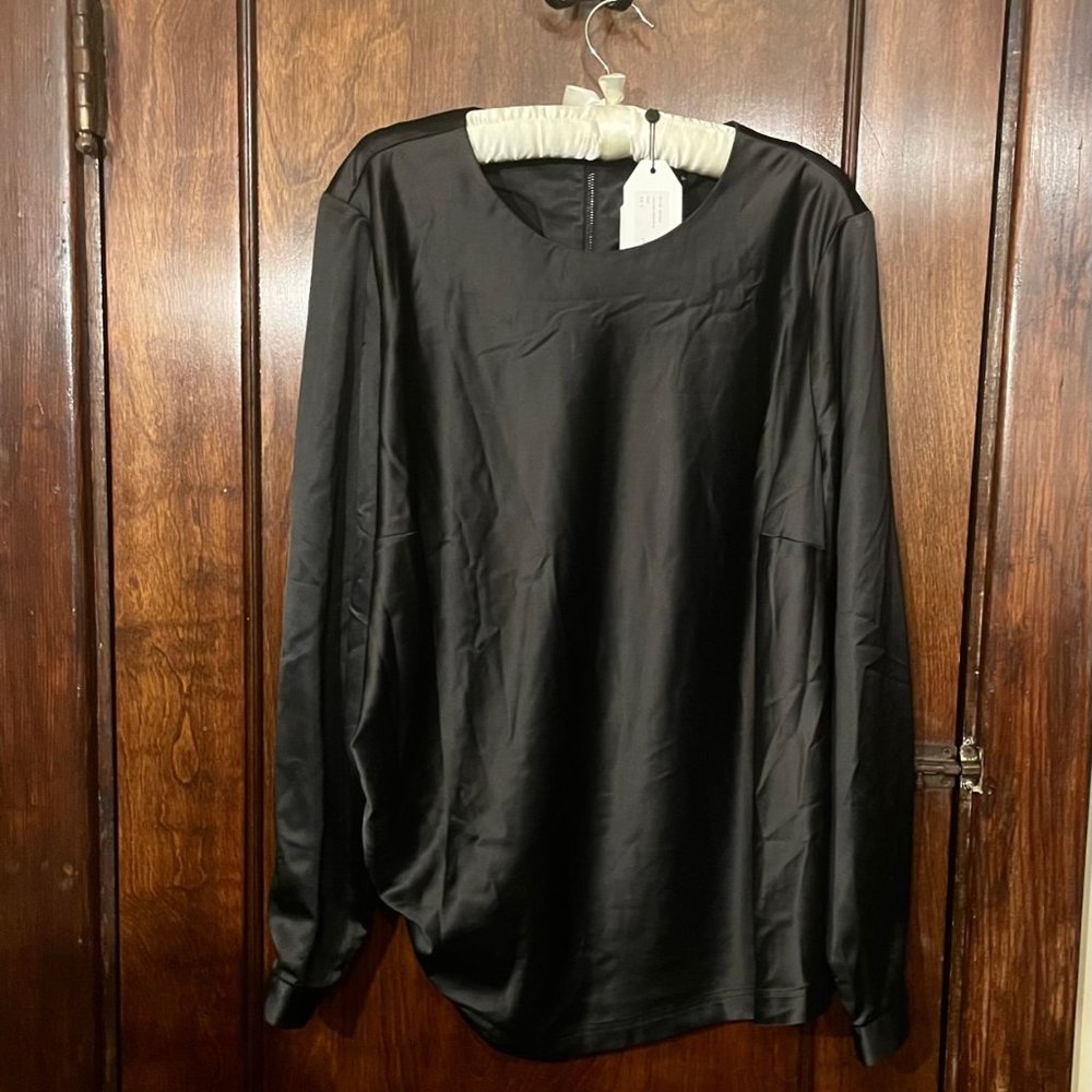 NWT Universal Standard Black Satin Blouse (Size M or 1X/18-20)